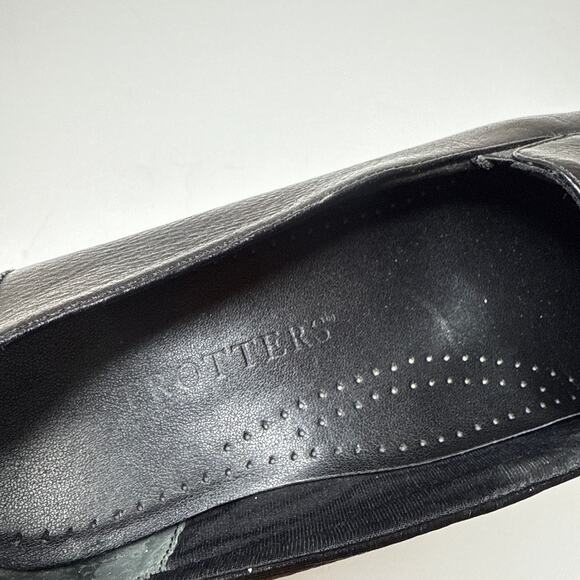 Trotters Deanne Loafer Slip-On Flat Leather Loafer Shoe SZ 8.5 Cushioned Comfort - Picture 6 of 10